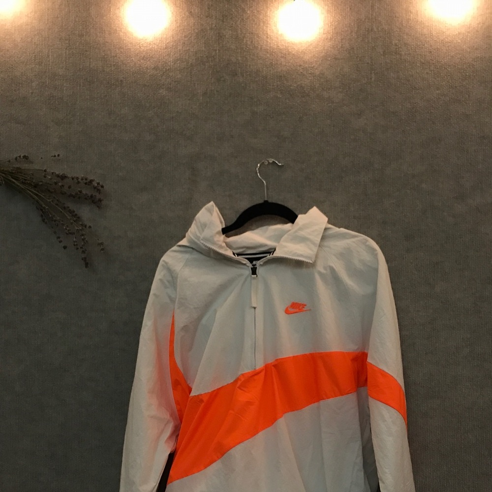 NIKE WIND BREAKER/JACKET